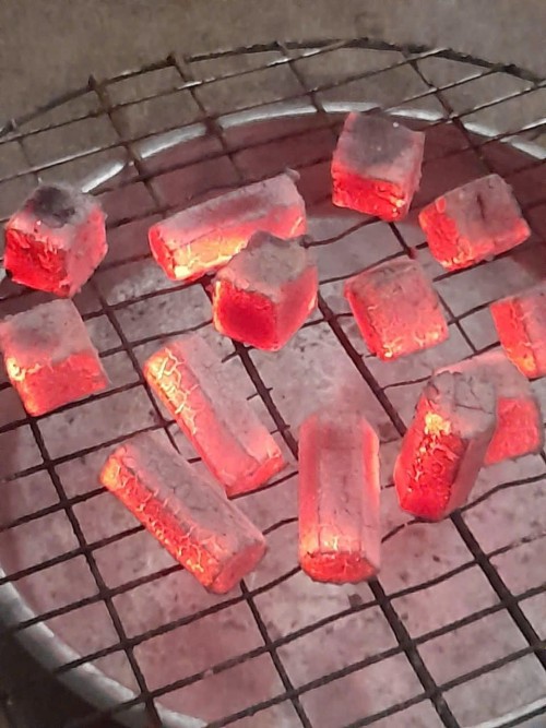 CUBE COCONUT/ COCONUT SHELL CHARCOAL/ SHISHA CHARCOAL FOR HOOKAH